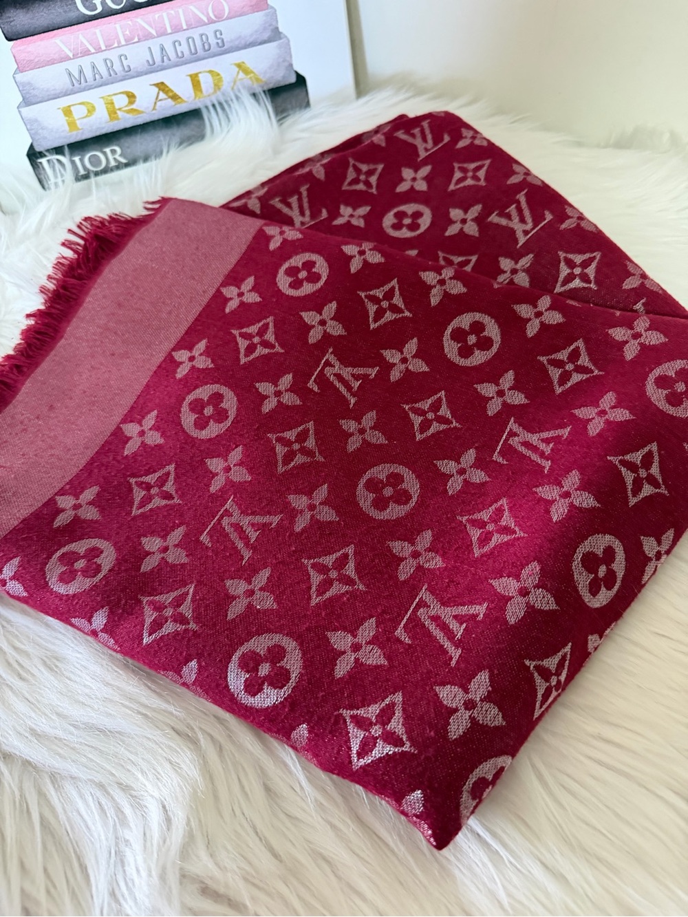 Louis Vuitton Burgundy Monogram Shine Shawl Scarf. - Picture 3 of 11